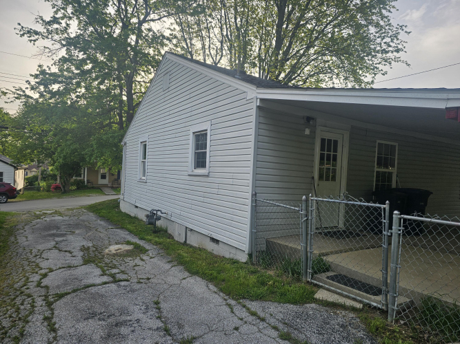 Listing Image 3