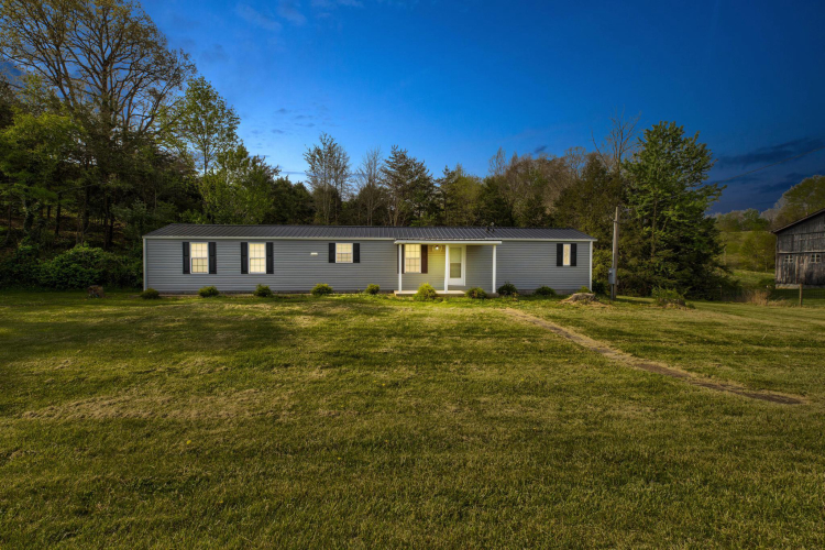 Listing Image 4
