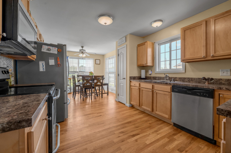 Listing Image 11