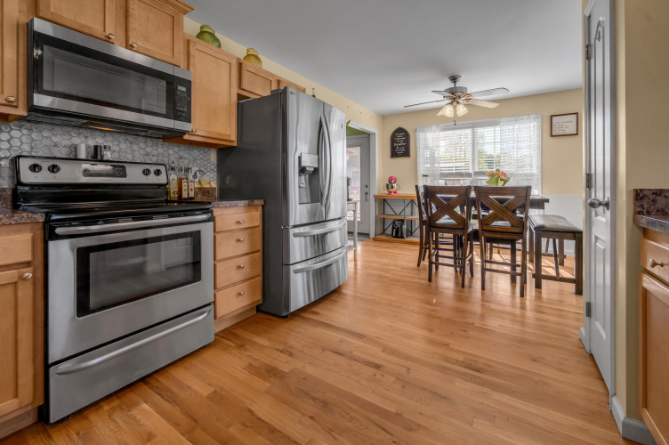 Listing Image 12