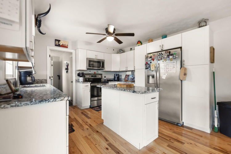 Listing Image 11