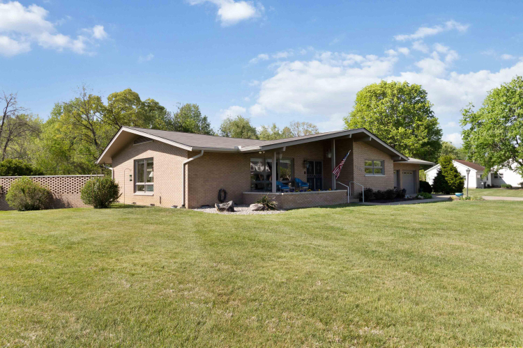 Listing Image 48