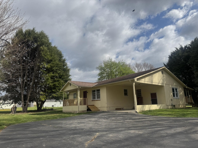 Listing Image 6