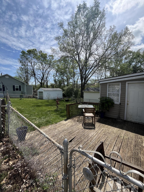 Listing Image 4