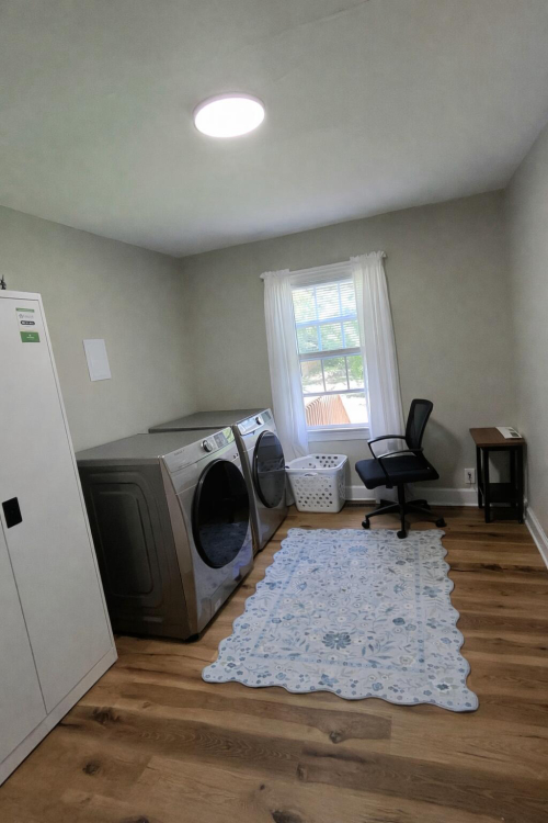 Listing Image 11