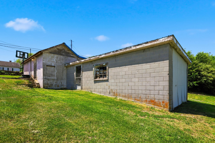 Listing Image 24