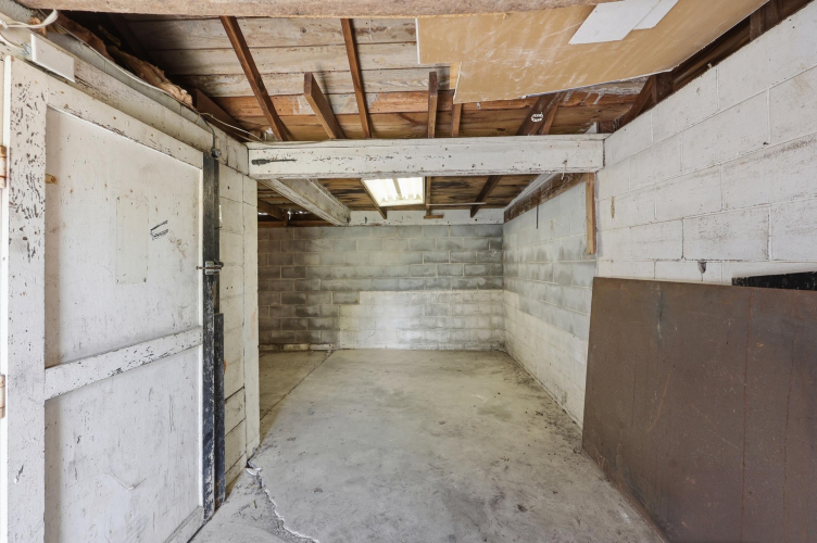 Listing Image 25