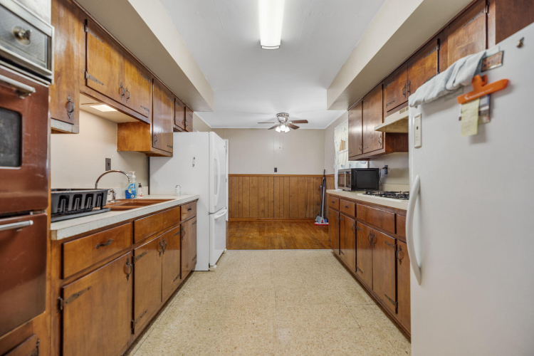 Listing Image 16