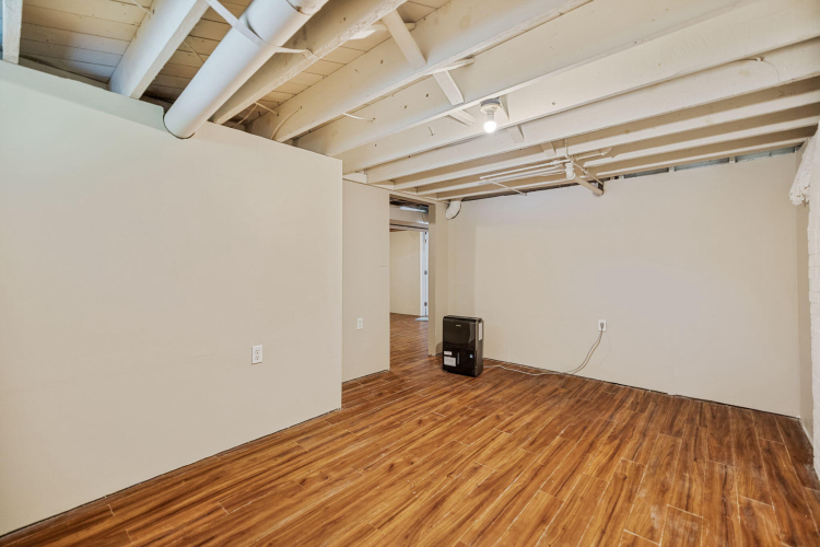 Listing Image 38