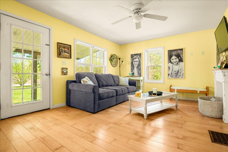 Listing Image 13