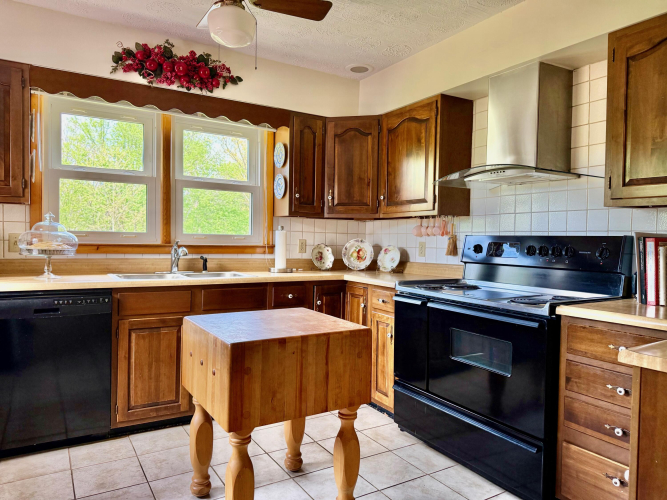 Listing Image 19