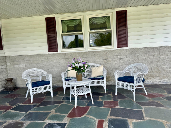 Listing Image 3