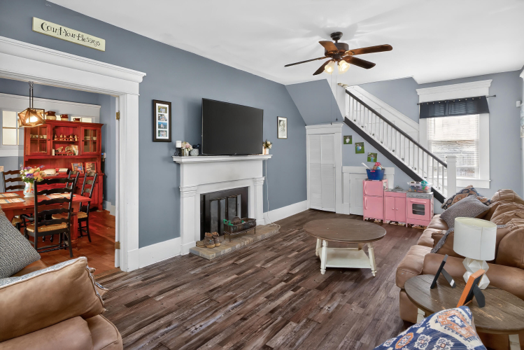 Listing Image 7
