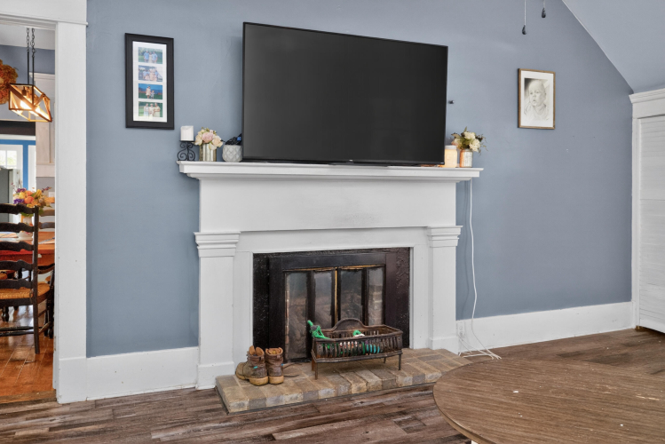 Listing Image 8