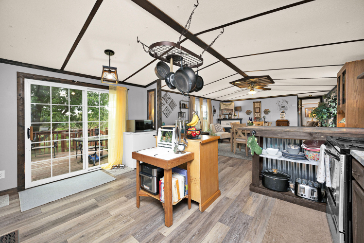 Listing Image 19