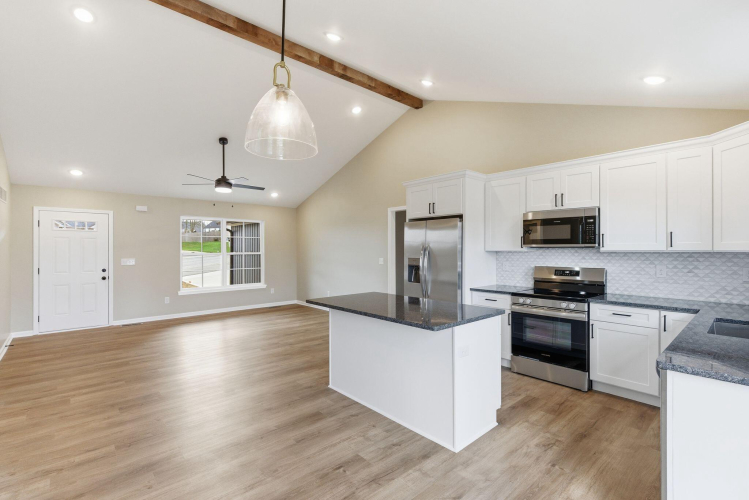Listing Image 10