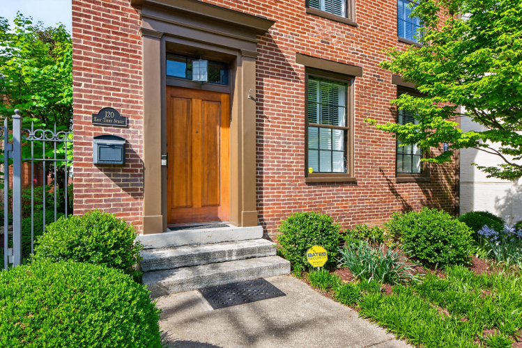 Listing Image 5