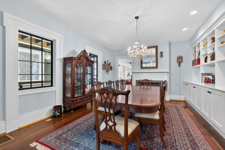 Listing Image 10