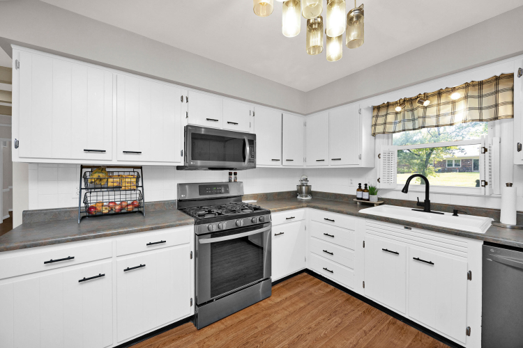 Listing Image 13