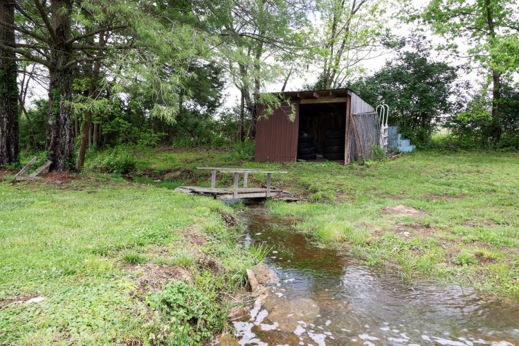 Listing Image 40
