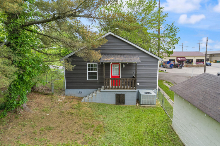 Listing Image 6