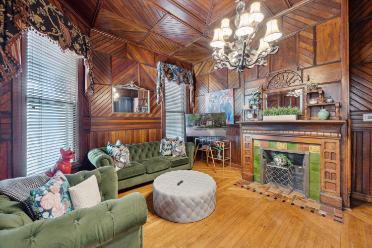 Listing Image 12