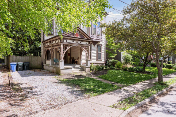 Listing Image 3