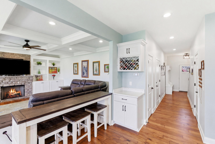 Listing Image 12