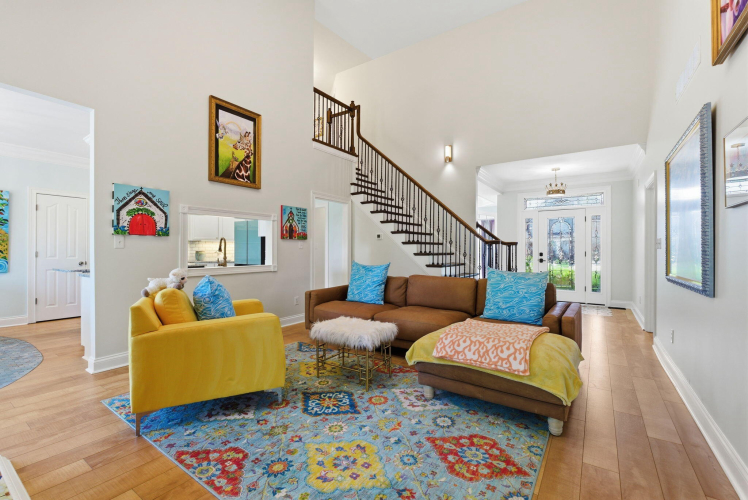 Listing Image 10