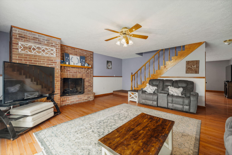 Listing Image 24