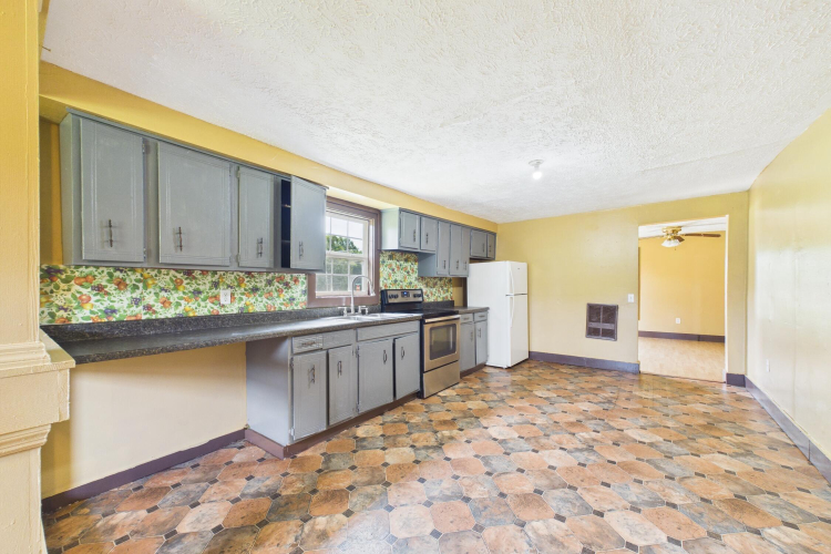 Listing Image 101