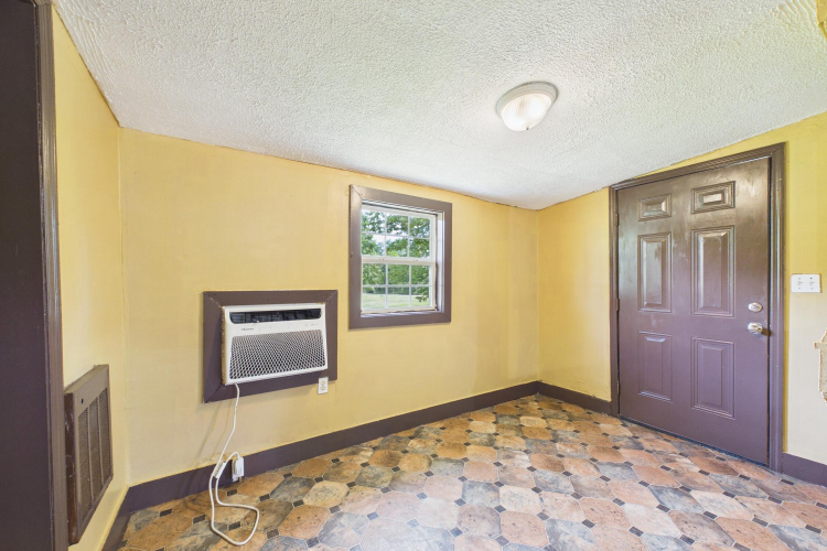 Listing Image 103
