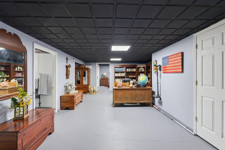 Listing Image 52
