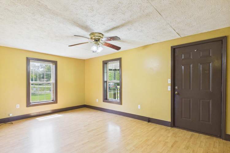 Listing Image 89