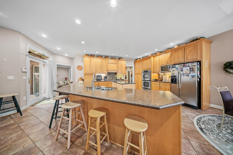 Listing Image 15