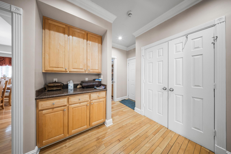 Listing Image 19