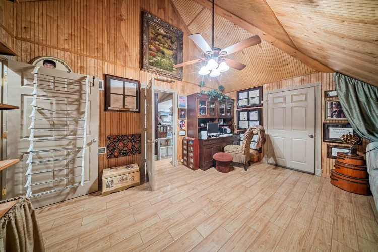 Listing Image 31