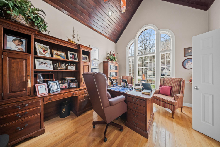 Listing Image 5