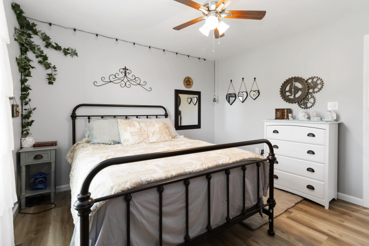 Listing Image 28