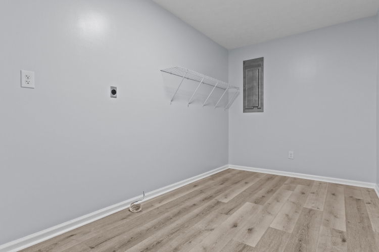 Listing Image 28