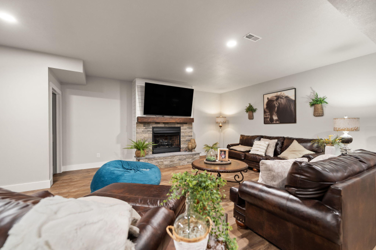 Listing Image 114