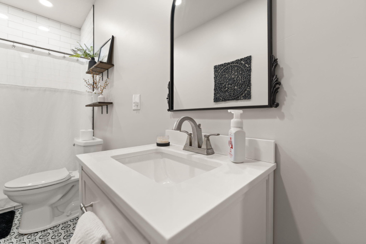 Listing Image 123