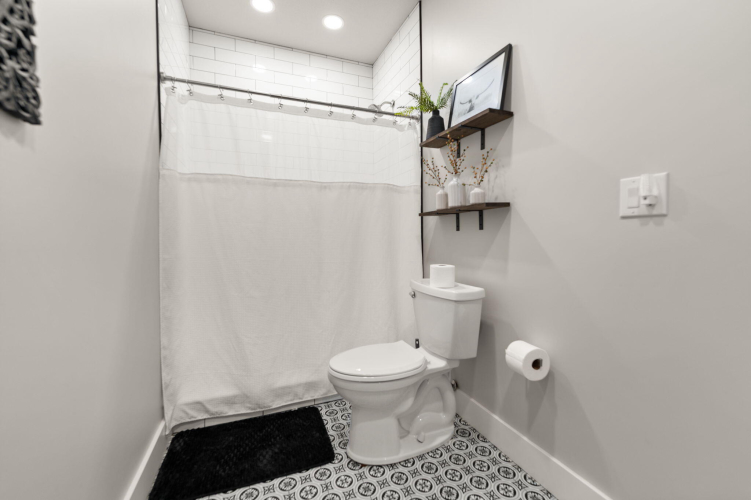 Listing Image 124