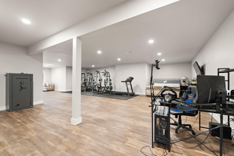 Listing Image 128