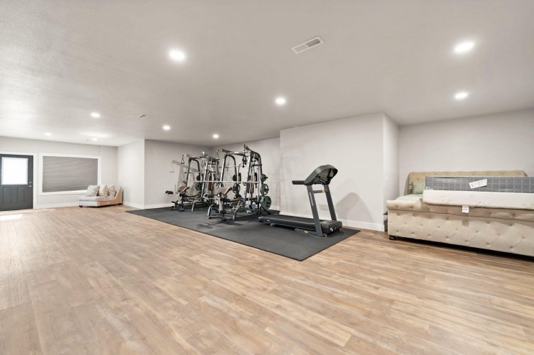 Listing Image 129