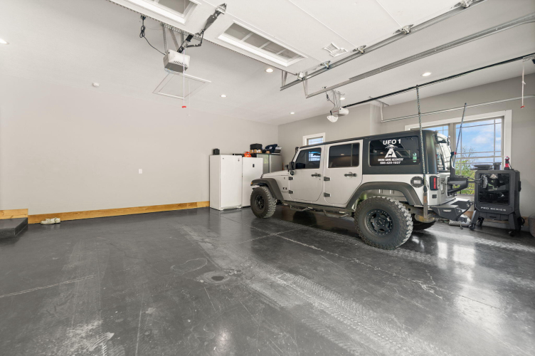 Listing Image 140
