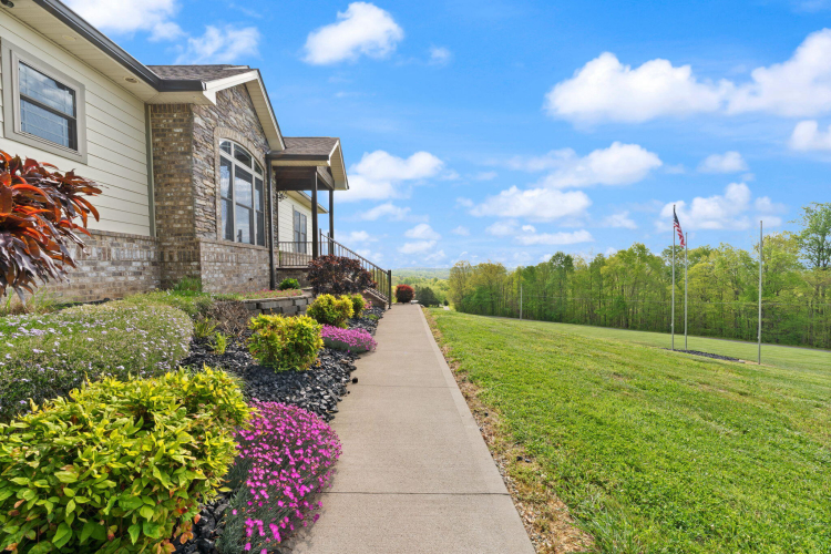 Listing Image 144