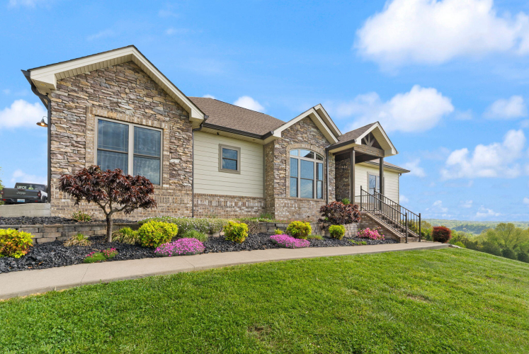 Listing Image 145
