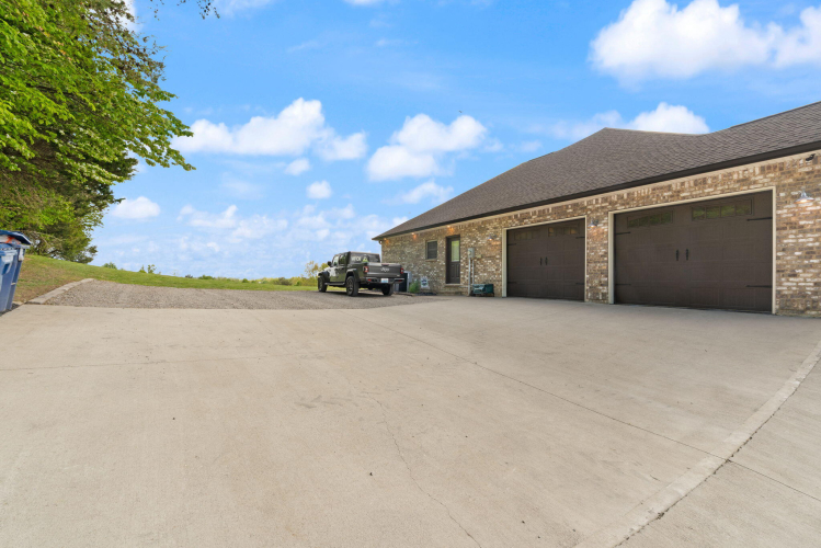 Listing Image 149