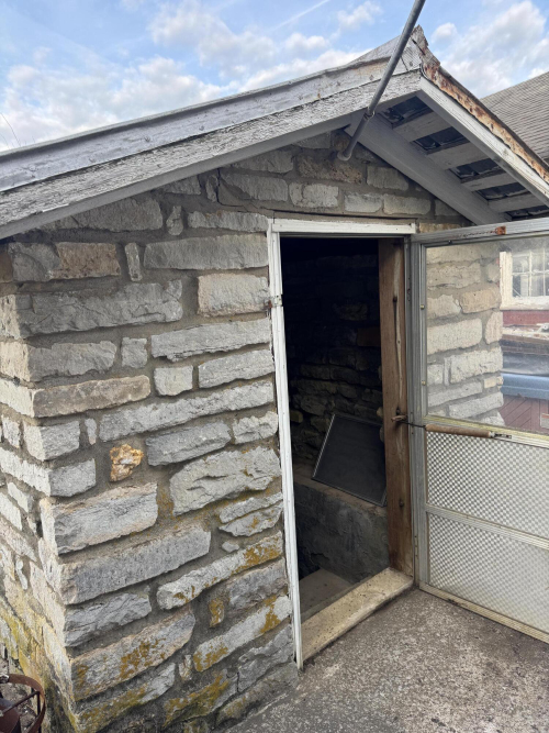 Listing Image 8